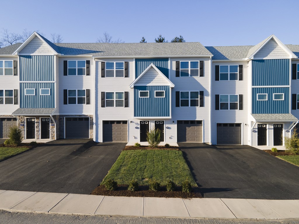 The Enclave At Elmerton Apartments, 645 Travis Way, Harrisburg, PA